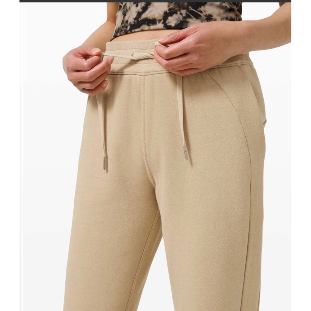 Lululemon Scuba High-Rise Jogger Fleece Tan‎ Trench Sz 4 Athleisure Cotton Terry